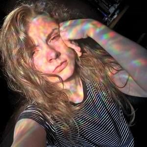 Meet your Posher, Kira